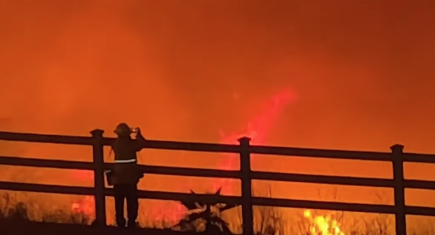 Franklin fire burns through Malibu Powered By Stong Winds